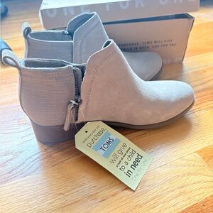 TOMS Women's Light Brown Ankle Booties